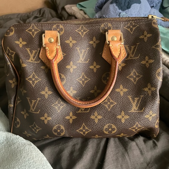 Authentic Louis Vuitton $800 - Picture 3 of 7